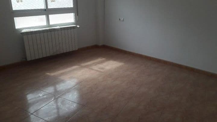 3 bedrooms apartment for rent in Albacete, Spain - Image 8