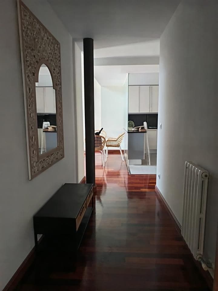 1 bedroom apartment for rent in Zaragoza, Spain - Image 9