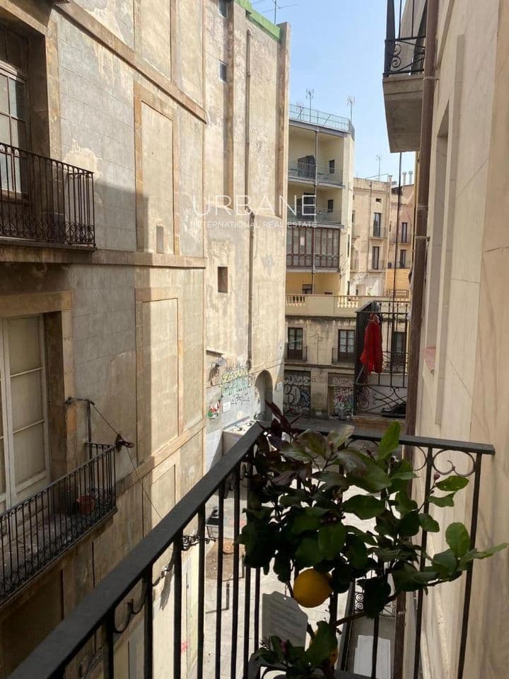 1 bedroom apartment for sale in Ciutat Vella, Spain - Image 12