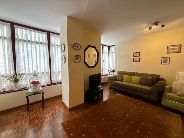 2 bedrooms apartment for rent in Gijon, Spain - Image 3