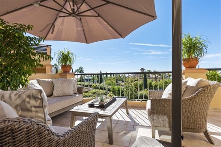 4 bedrooms apartment for sale in Benahavis, Spain