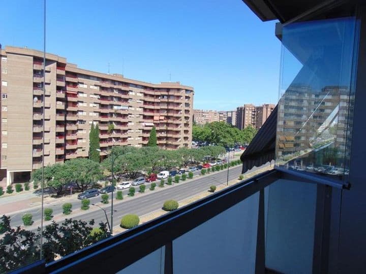 3 bedrooms apartment for rent in Zaragoza, Spain - Image 3