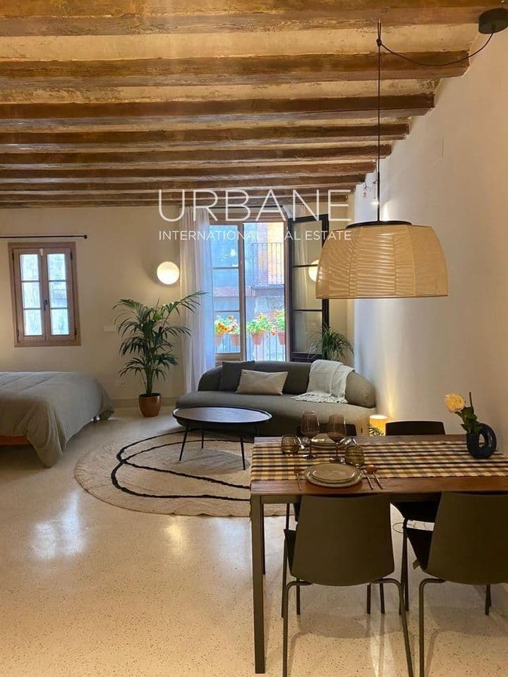 1 bedroom apartment for sale in Ciutat Vella, Spain - Image 10