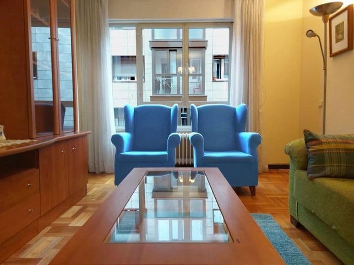 2 bedrooms apartment for rent in Gijon, Spain - Image 4