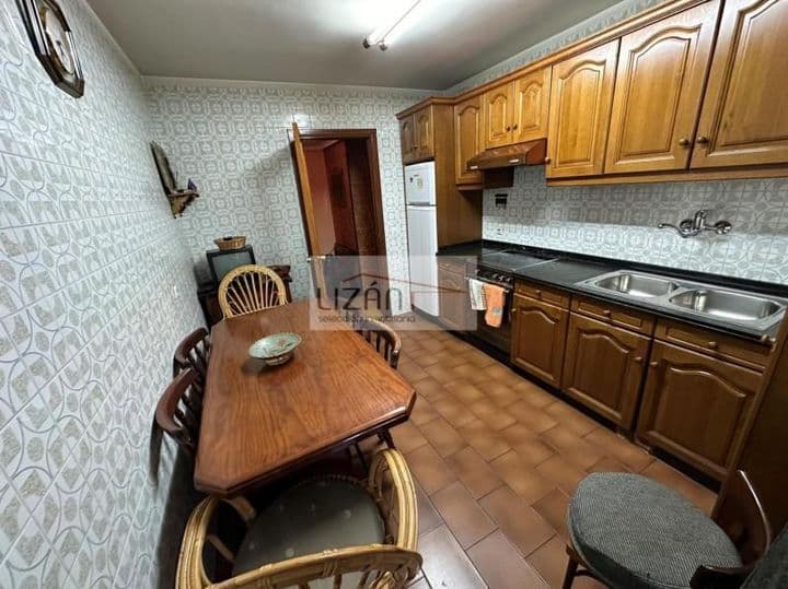 3 bedrooms apartment for rent in Oviedo, Spain - Image 2