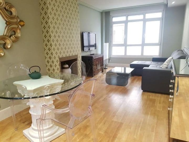 2 bedrooms apartment for rent in Oviedo, Spain - Image 6