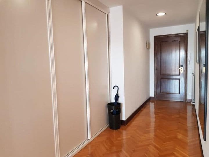 2 bedrooms apartment for rent in Pamplona, Spain - Image 3