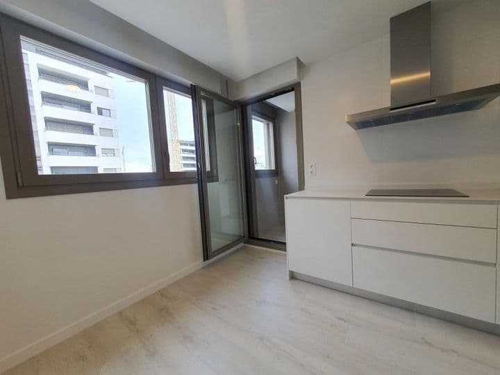 2 bedrooms apartment for rent in Pamplona, Spain - Image 7