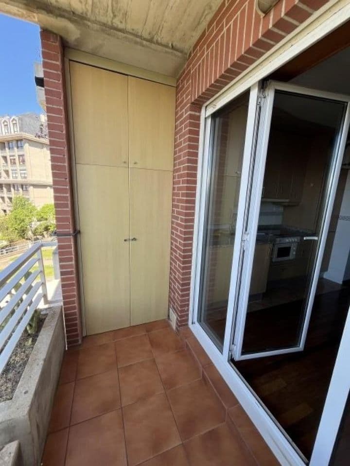 1 bedroom apartment for sale in Santander, Spain - Image 8