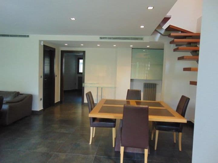 3 bedrooms house for rent in Zaragoza, Spain - Image 10