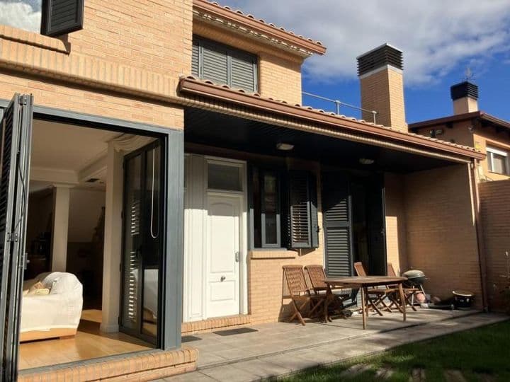 3 bedrooms house for rent in Zaragoza, Spain - Image 3