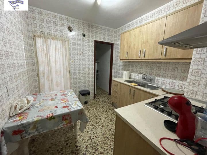 4 bedrooms apartment for rent in Albacete, Spain - Image 9