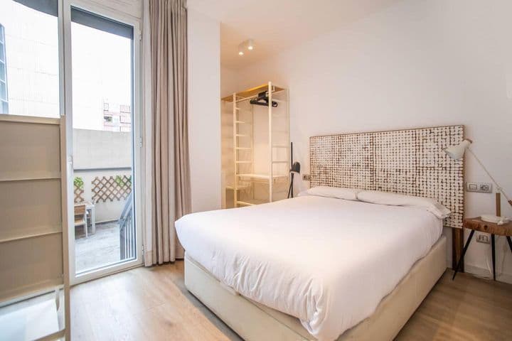 2 bedrooms apartment for rent in Poblenou, Spain - Image 12