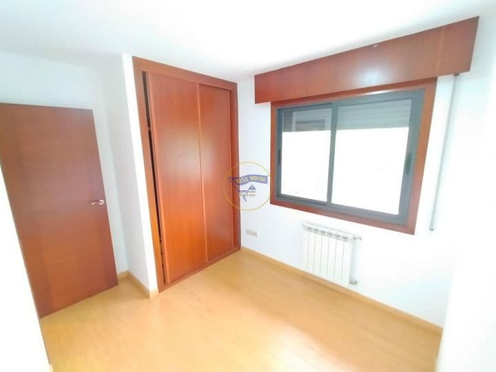 1 bedroom apartment for rent in Vigo, Spain - Image 4