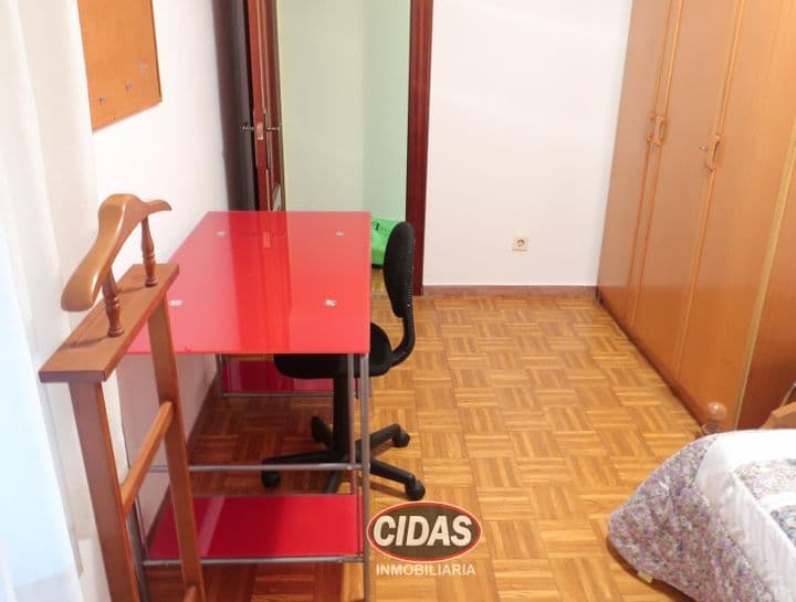 3 bedrooms apartment for rent in Oviedo, Spain - Image 5