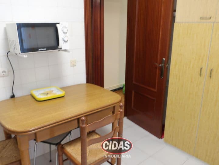 3 bedrooms apartment for rent in Oviedo, Spain - Image 8