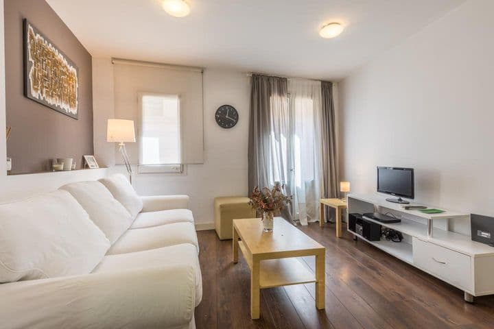 1 bedroom apartment for rent in Ciutat Vella, Spain - Image 6