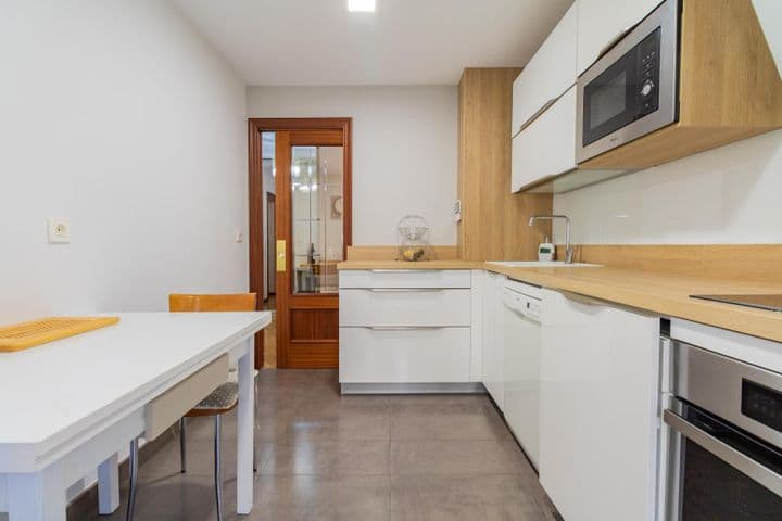 3 bedrooms apartment for rent in Pamplona, Spain - Image 7