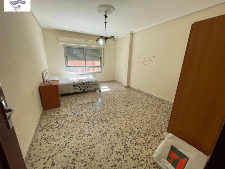 4 bedrooms apartment for rent in Albacete, Spain - Image 3