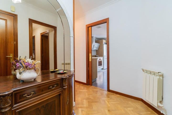 3 bedrooms apartment for rent in Pamplona, Spain - Image 11