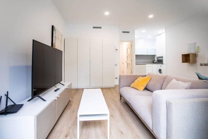 2 bedrooms apartment for rent in Poblenou, Spain - Image 4