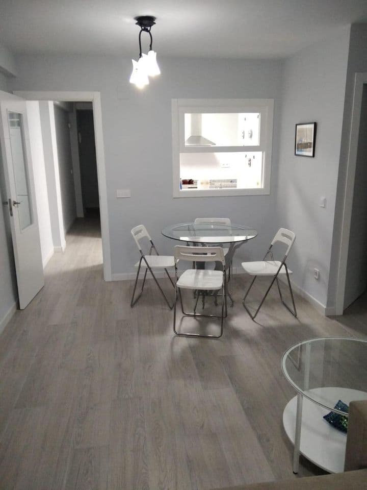 2 bedrooms apartment for rent in Fuengirola, Spain - Image 2