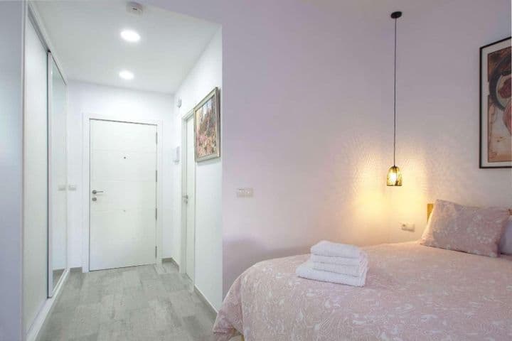 Apartment for rent in El Bajondillo, Spain - Image 9