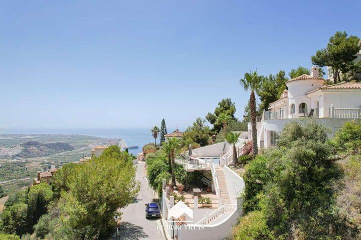 4 bedrooms house for sale in Salobrena, Spain