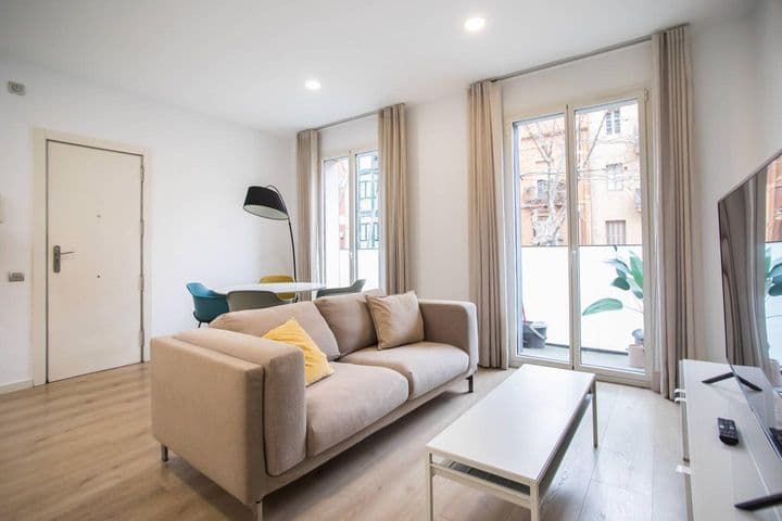 2 bedrooms apartment for rent in Poblenou, Spain - Image 3