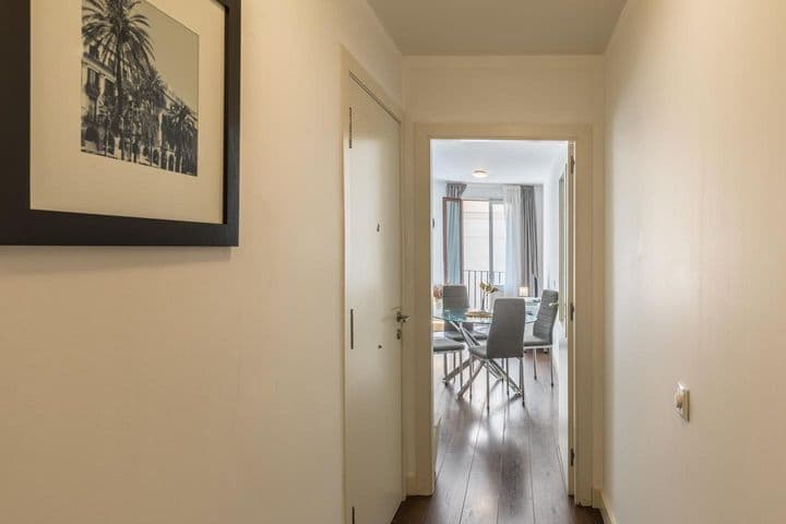 1 bedroom apartment for rent in Ciutat Vella, Spain - Image 3