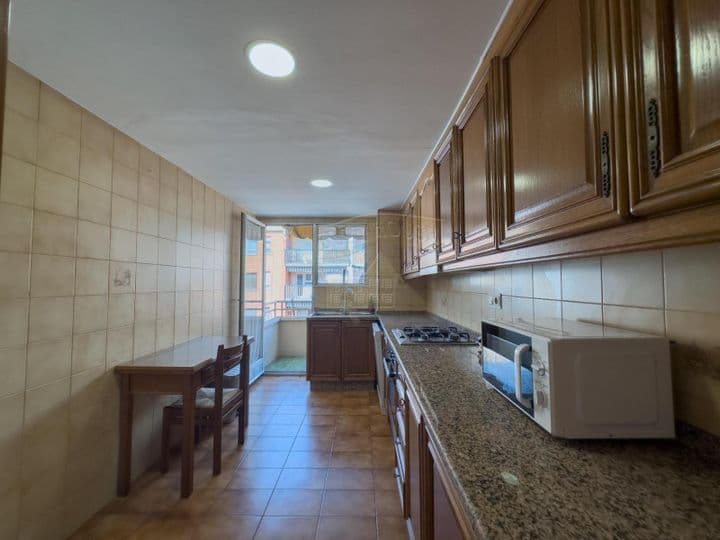 4 bedrooms apartment for rent in Valencia, Spain - Image 10