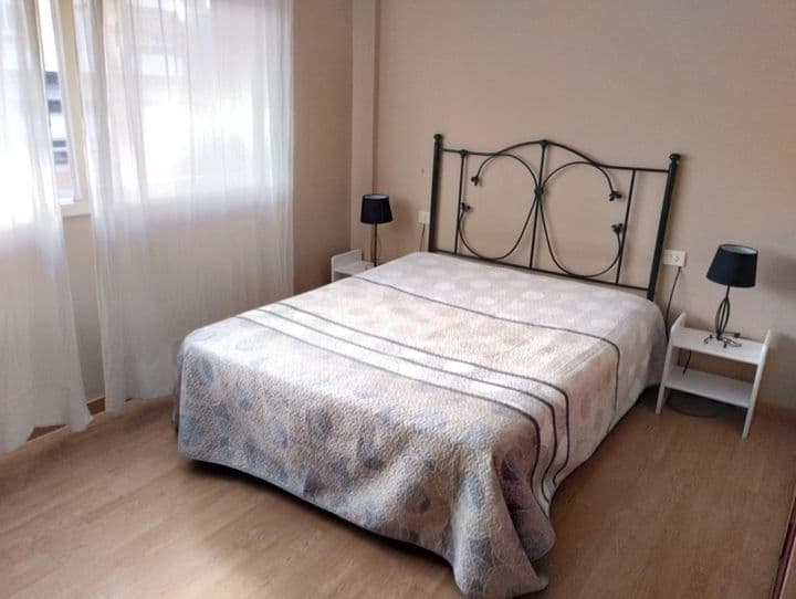 3 bedrooms apartment for rent in Vigo, Spain - Image 11