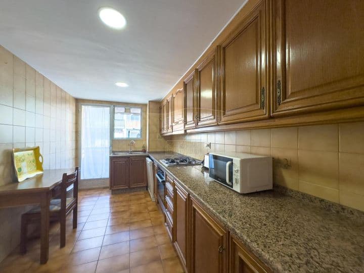 4 bedrooms apartment for rent in Valencia, Spain - Image 5