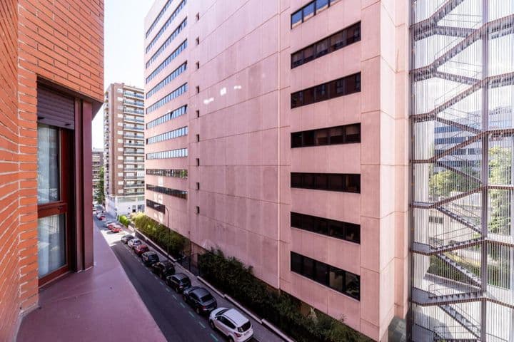 2 bedrooms apartment for rent in Chamartin, Spain - Image 6