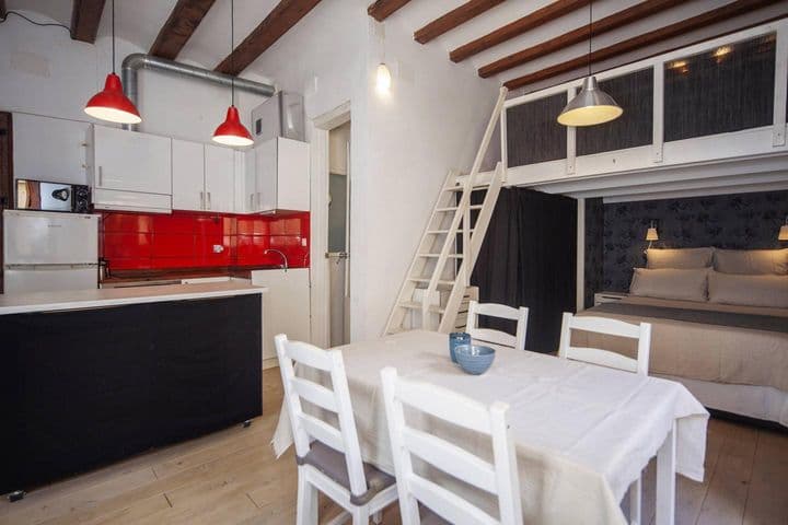 2 bedrooms apartment for rent in Ciutat Vella, Spain - Image 6