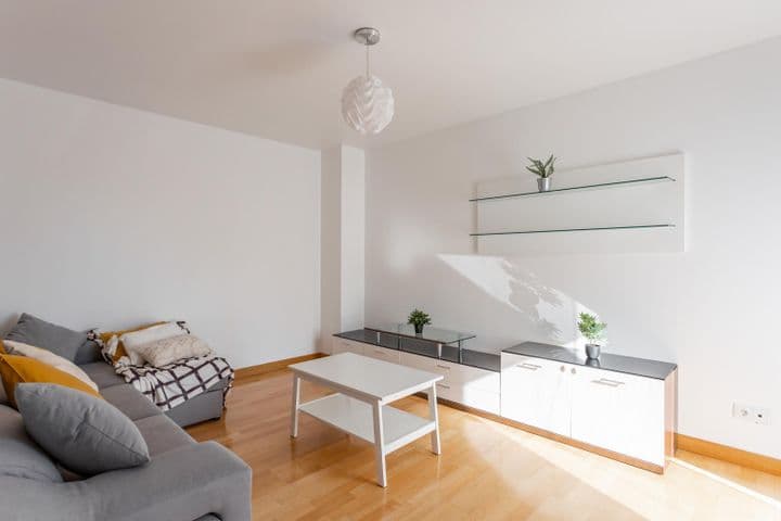 3 bedrooms apartment for rent in Pamplona, Spain - Image 10