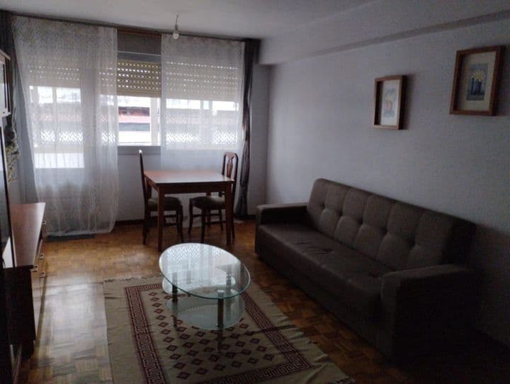 3 bedrooms apartment for rent in Vigo, Spain - Image 2