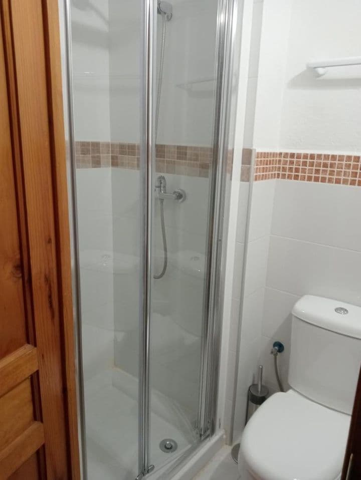 3 bedrooms apartment for rent in Centro-Sagrario, Spain - Image 5