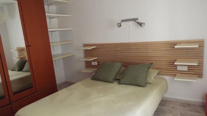 1 bedroom apartment for rent in Ciutat Vella, Spain - Image 4