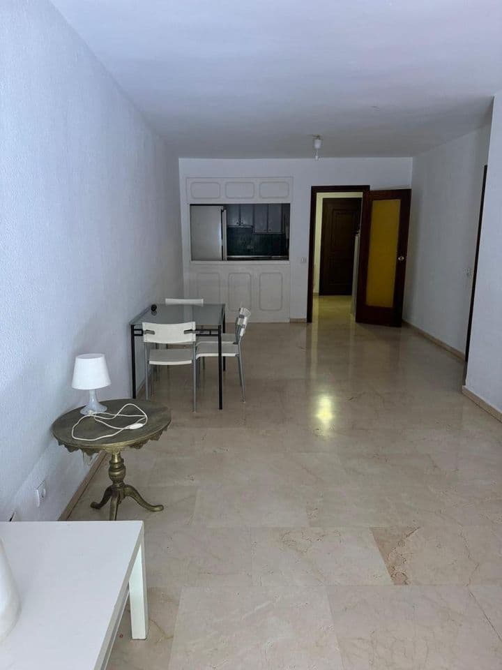 1 bedroom apartment for rent in Centro-Sagrario, Spain - Image 2