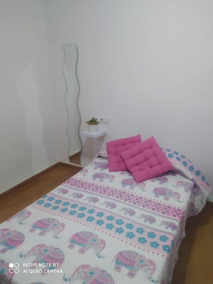 3 bedrooms apartment for rent in Granada, Spain - Image 5