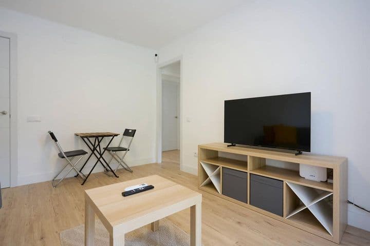 3 bedrooms apartment for rent in Barcelona, Spain - Image 5