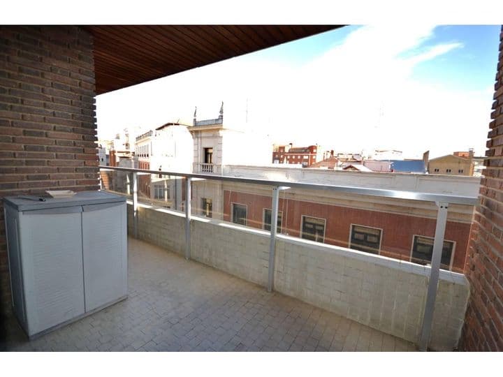 4 bedrooms apartment for rent in Palencia, Spain - Image 2