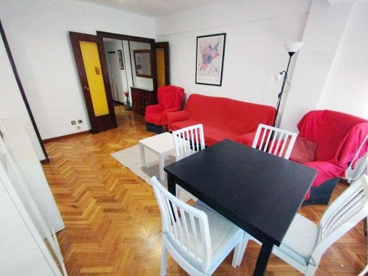 3 bedrooms apartment for rent in Universidad, Spain - Image 5