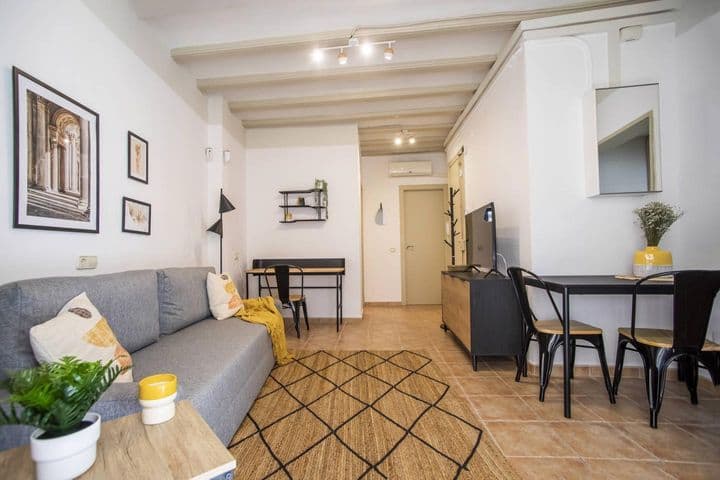 1 bedroom apartment for rent in Gotic, Spain - Image 2