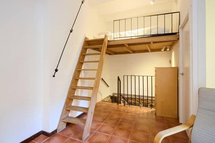 1 bedroom house for rent in Ciutat Vella, Spain - Image 5