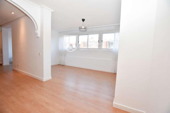3 bedrooms apartment for rent in Chamberi, Spain - Image 9