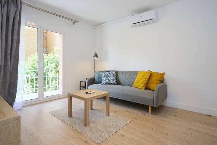 3 bedrooms apartment for rent in Barcelona, Spain - Image 3