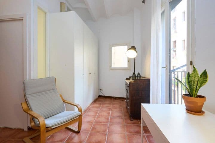 1 bedroom house for rent in Ciutat Vella, Spain - Image 9