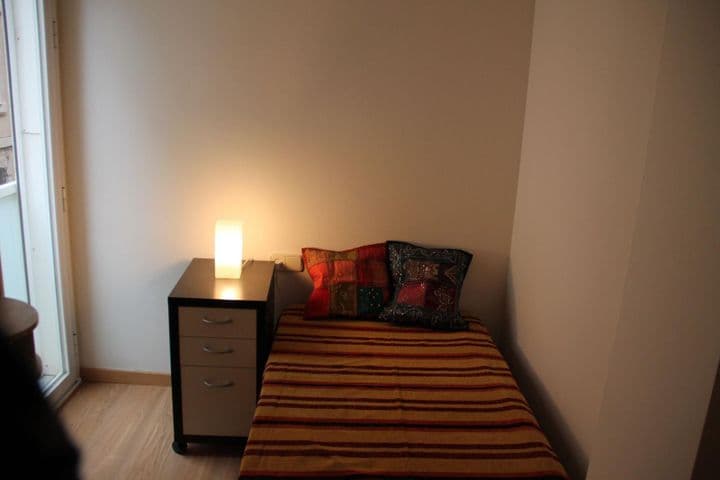 2 bedrooms apartment for rent in Ciutat Vella, Spain - Image 7